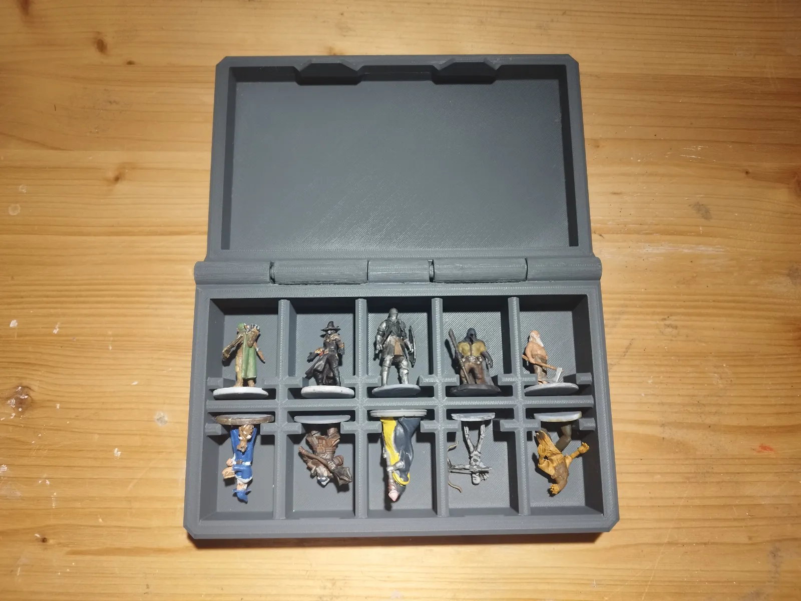 Miniaturen Sortierbox | Tabletop Organizer für Figuren - image4 Miniaturen Sortierbox | Tabletop Organizer für Figuren – Bild 4