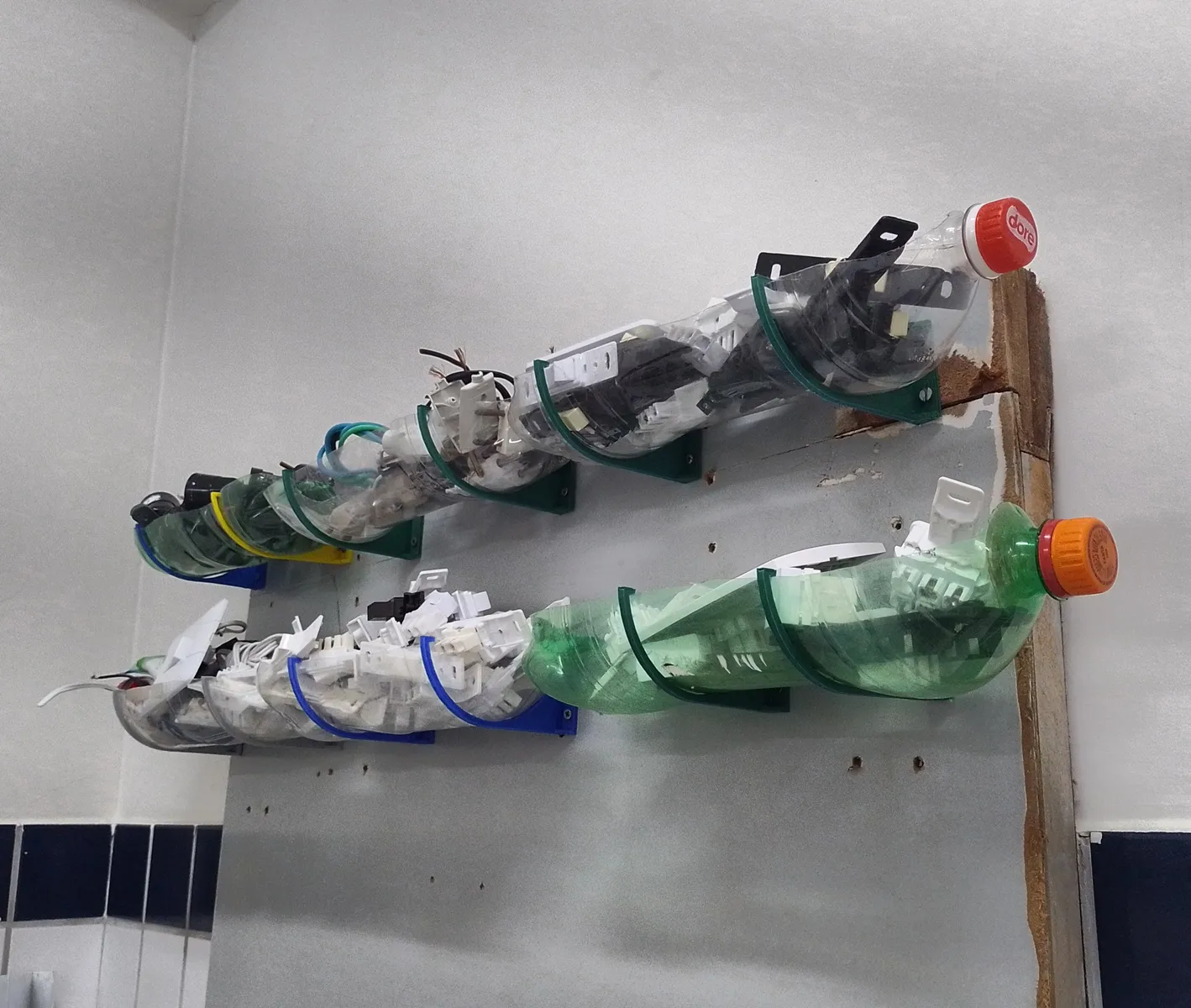 PET-Flaschen Wandhalterung | Upcycling Regal-System