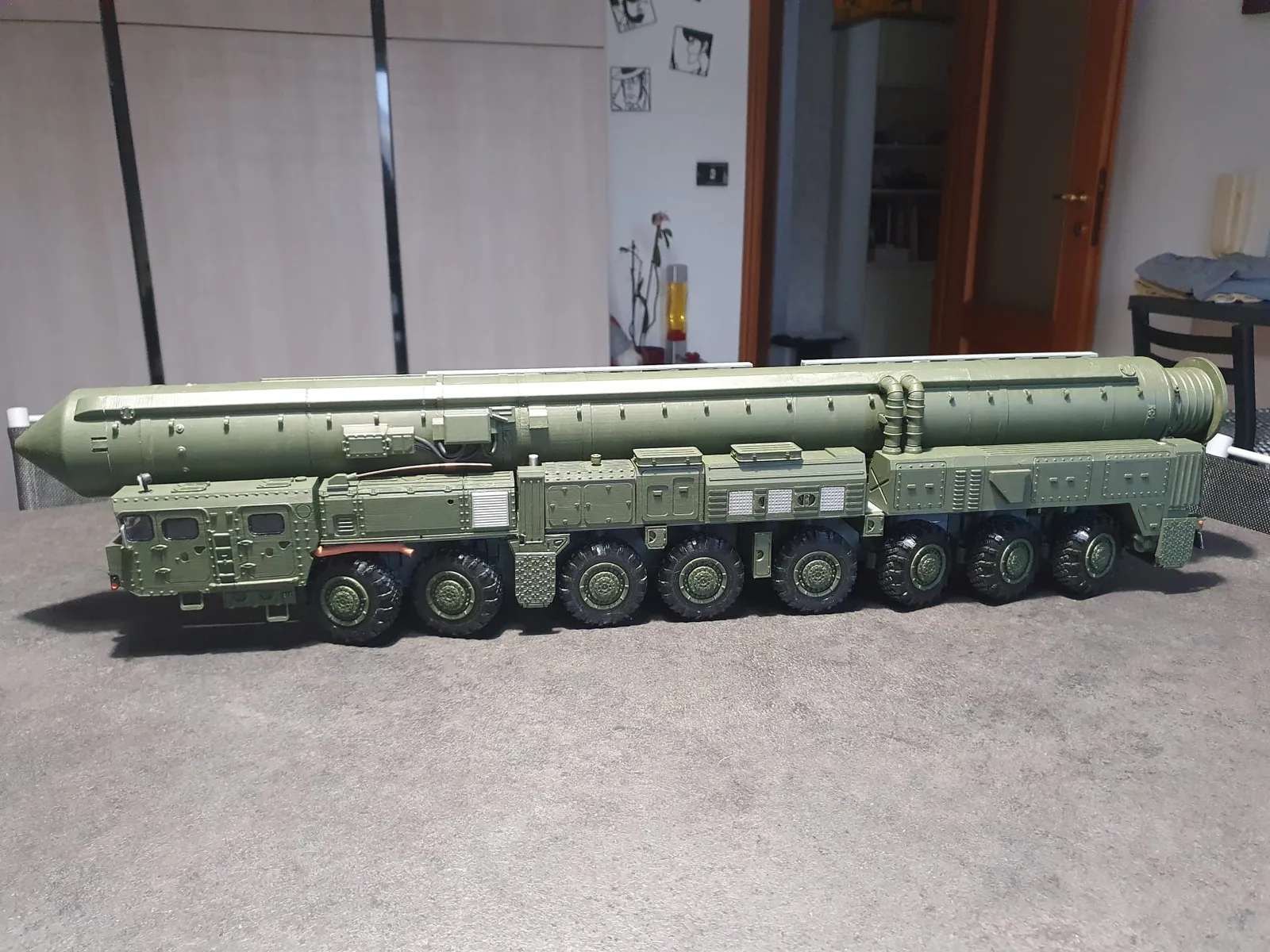 MZKT-79221 Raketenwerfer Modell | Militär-Modellbau