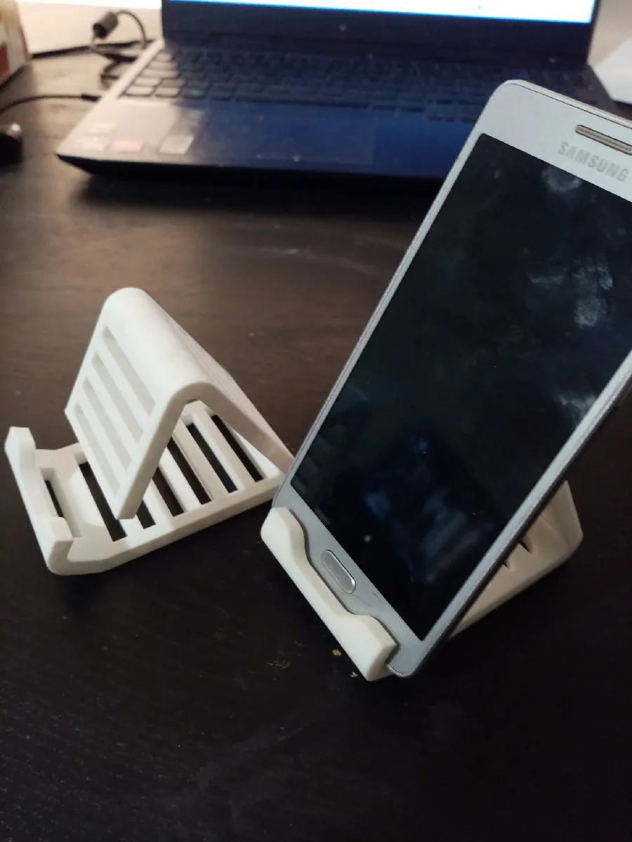 Universal Smartphone Ständer | Handyhalterung für alle Grössen - image5 Universal Smartphone Ständer | Handyhalterung für alle Grössen – Bild 6