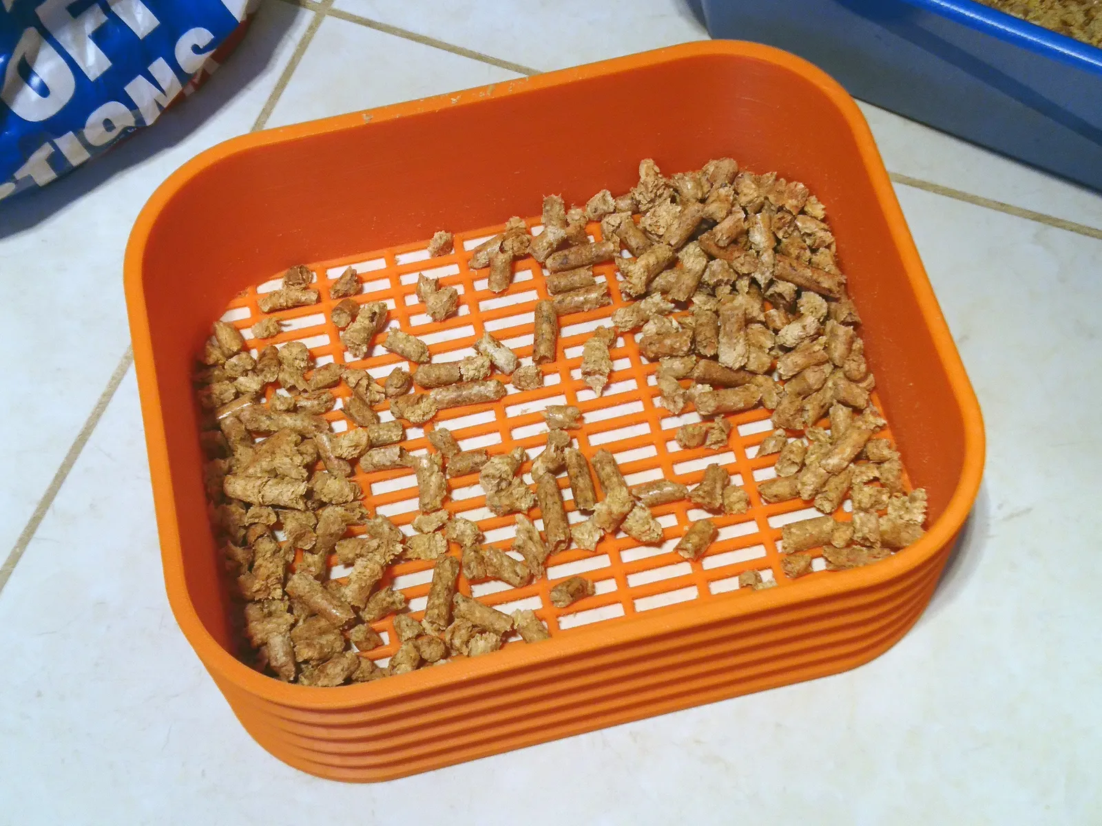 Katzeneinstreu-Sieb für Holzpellets | Kitter Zubehör