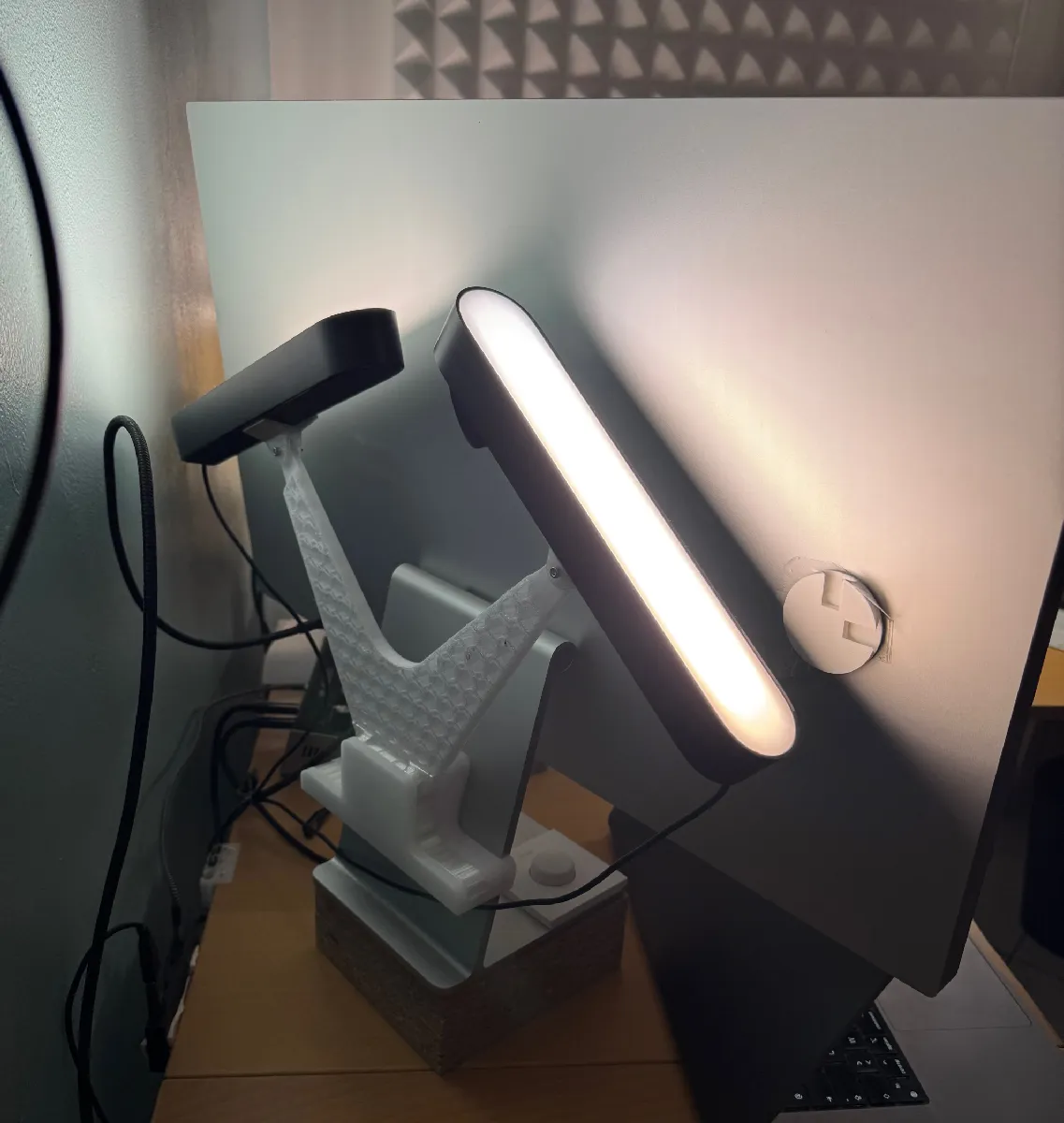 Philips Hue Play Bar Halterung für Studio Display | Monitor-Clip