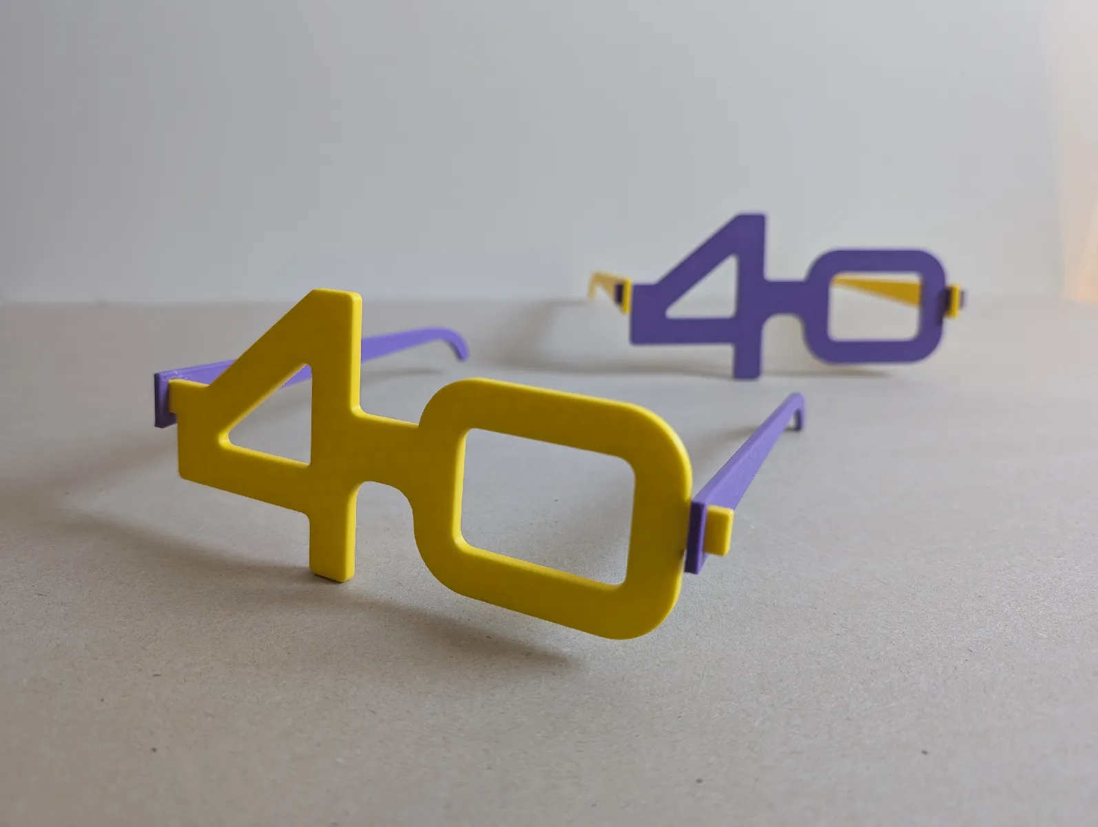 Partybrille 40. Geburtstag | Lustiges Party-Accessoire - image7 Partybrille 40. Geburtstag | Lustiges Party-Accessoire – Bild 7