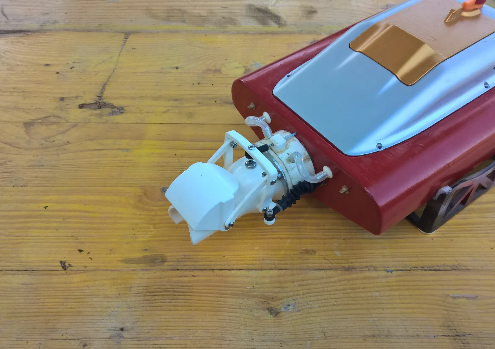 Rückfahrsystem für Bashtech RC Jet-Boot