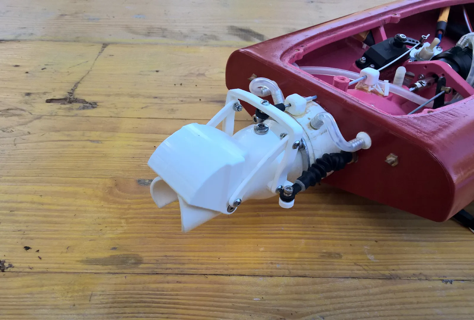 Rückfahrsystem für Bashtech RC Jet-Boot - image4 Rückfahrsystem für Bashtech RC Jet-Boot – Bild 4
