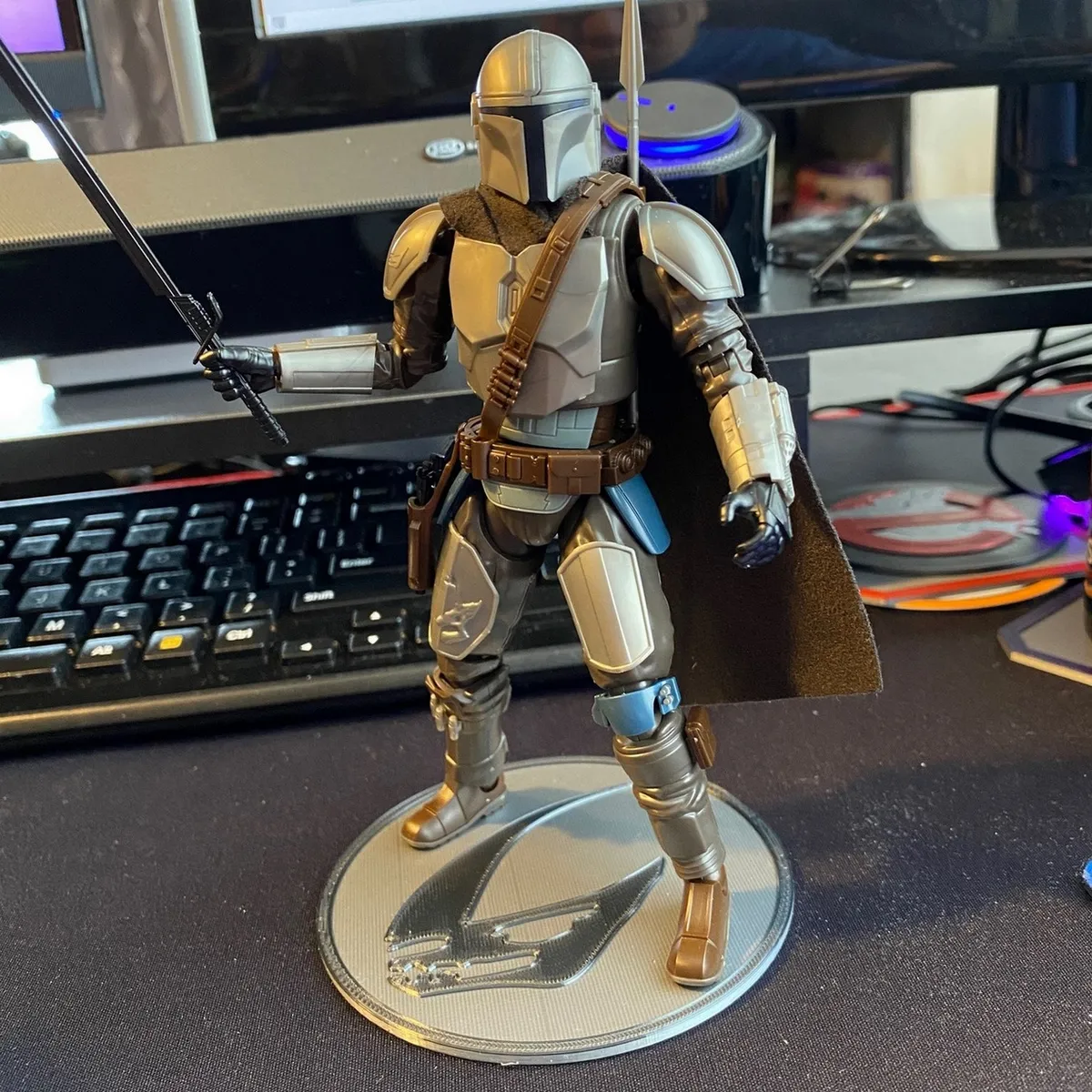 Star Wars Untersetzer & Figuren-Stand | Boba Fett & Mandalorian - image5 Star Wars Untersetzer & Figuren-Stand | Boba Fett & Mandalorian – Bild 5