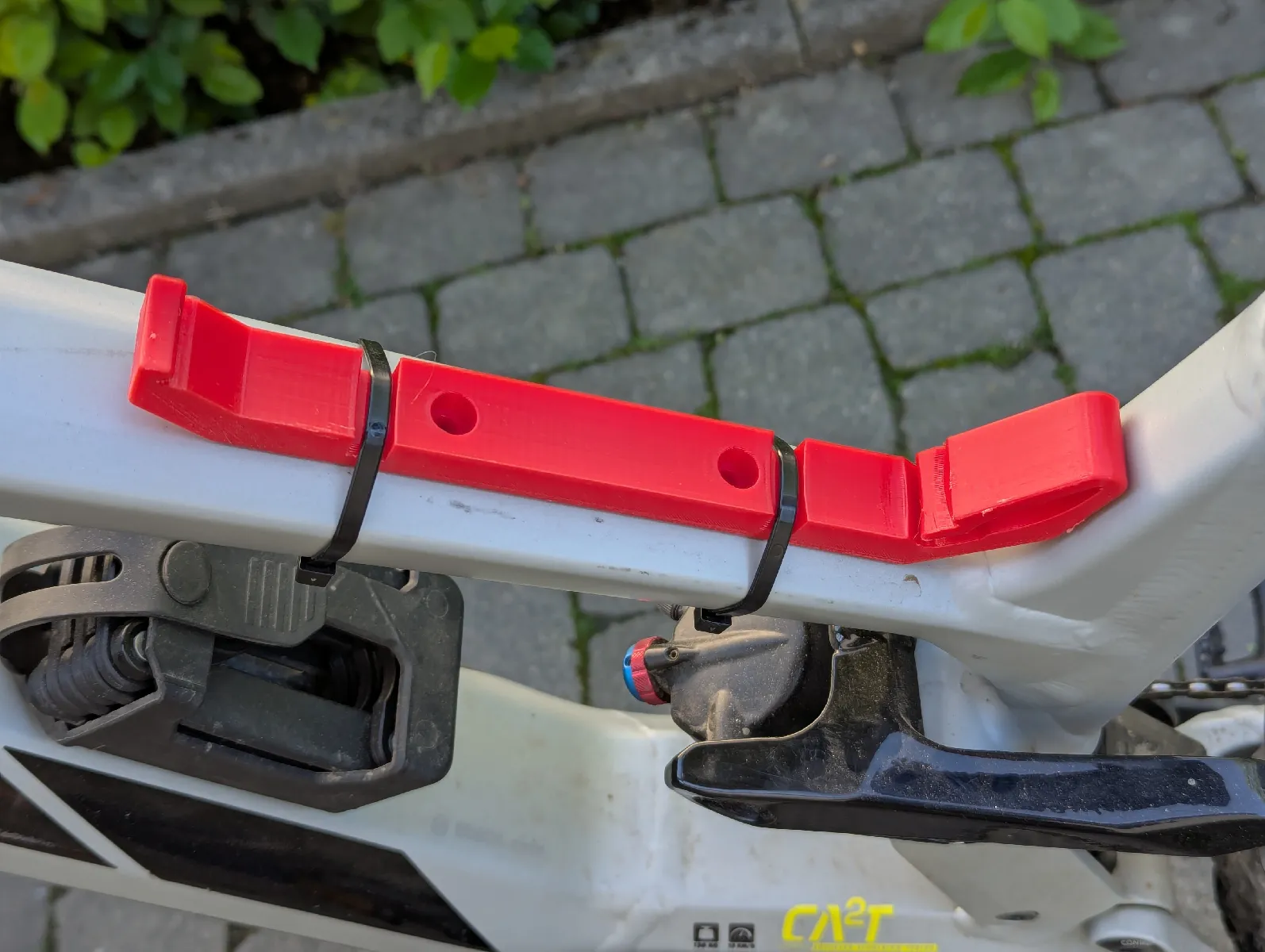 Fahrrad Getränkehalter 500ml Dose | Robuste Clip-Halterung - image3 Fahrrad Getränkehalter 500ml Dose | Robuste Clip-Halterung – Bild 3