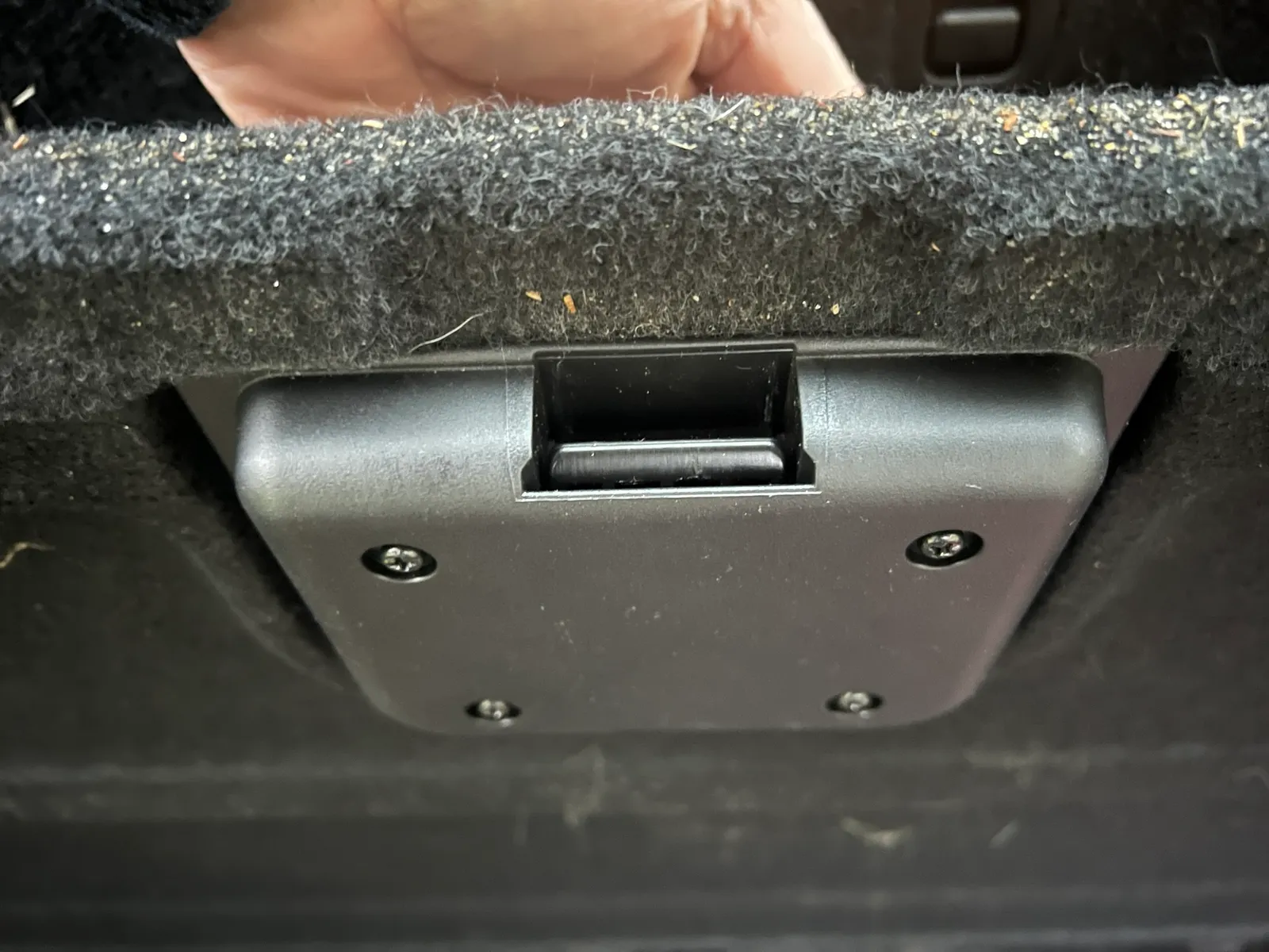 Nissan Pathfinder Griff Kofferraum | Ersatzteil Ladeboden - image6 Nissan Pathfinder Griff Kofferraum | Ersatzteil Ladeboden – Bild 6