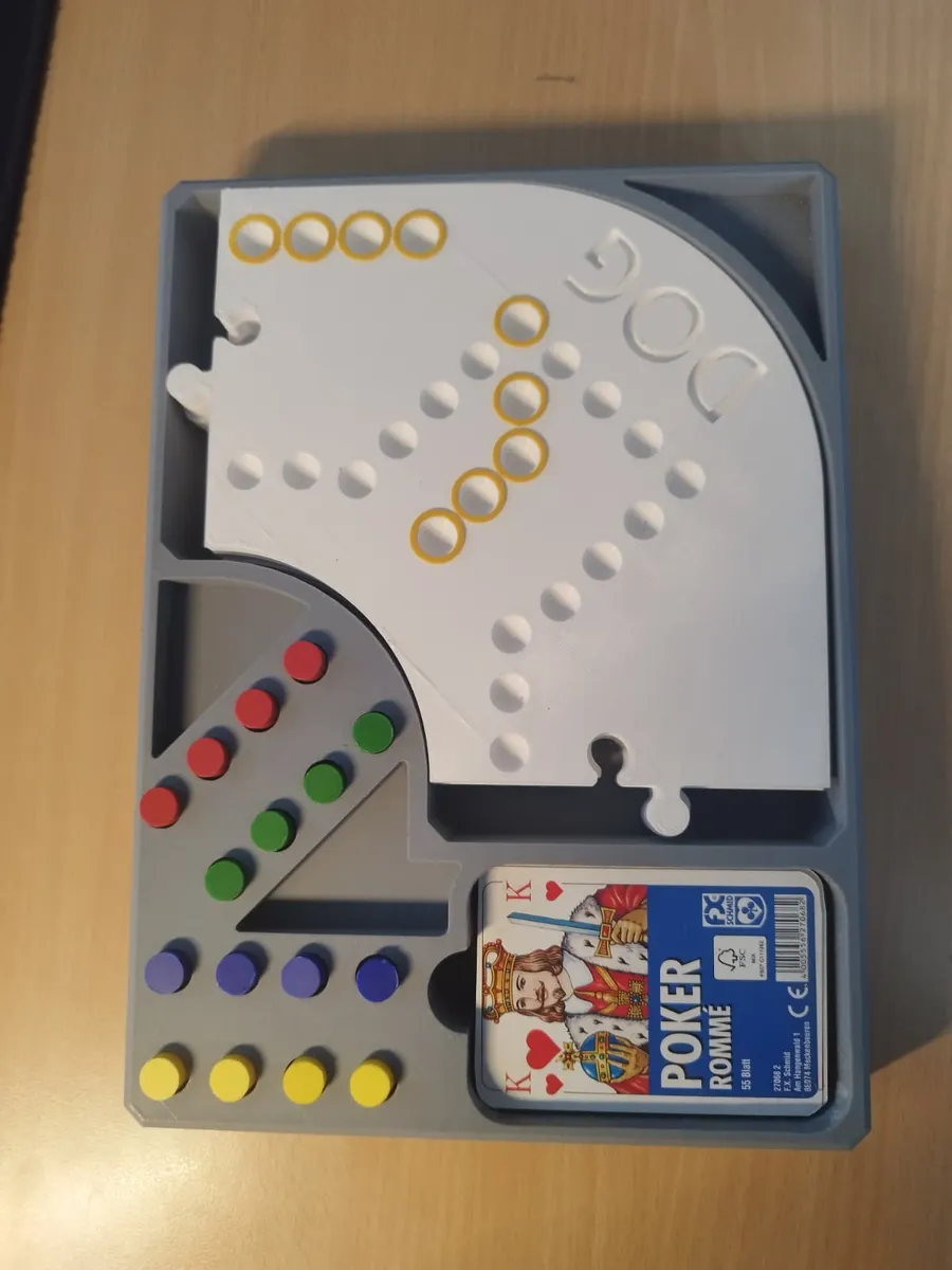 DOG Brettspiel Set | Modulares Ludo-Style Spiel für 4 Personen - image5 DOG Brettspiel Set | Modulares Ludo-Style Spiel für 4 Personen – Bild 5