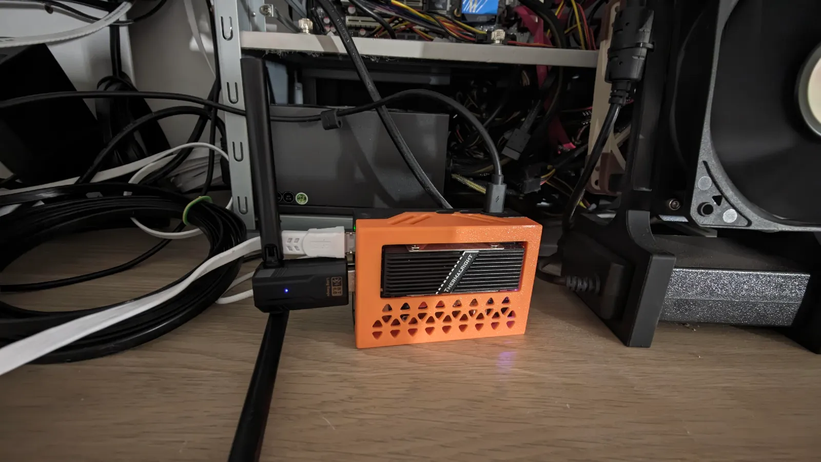 Raspberry Pi 5 Gehäuse | NVMe & Active Cooler Case - image9 Raspberry Pi 5 Gehäuse | NVMe & Active Cooler Case – Bild 10
