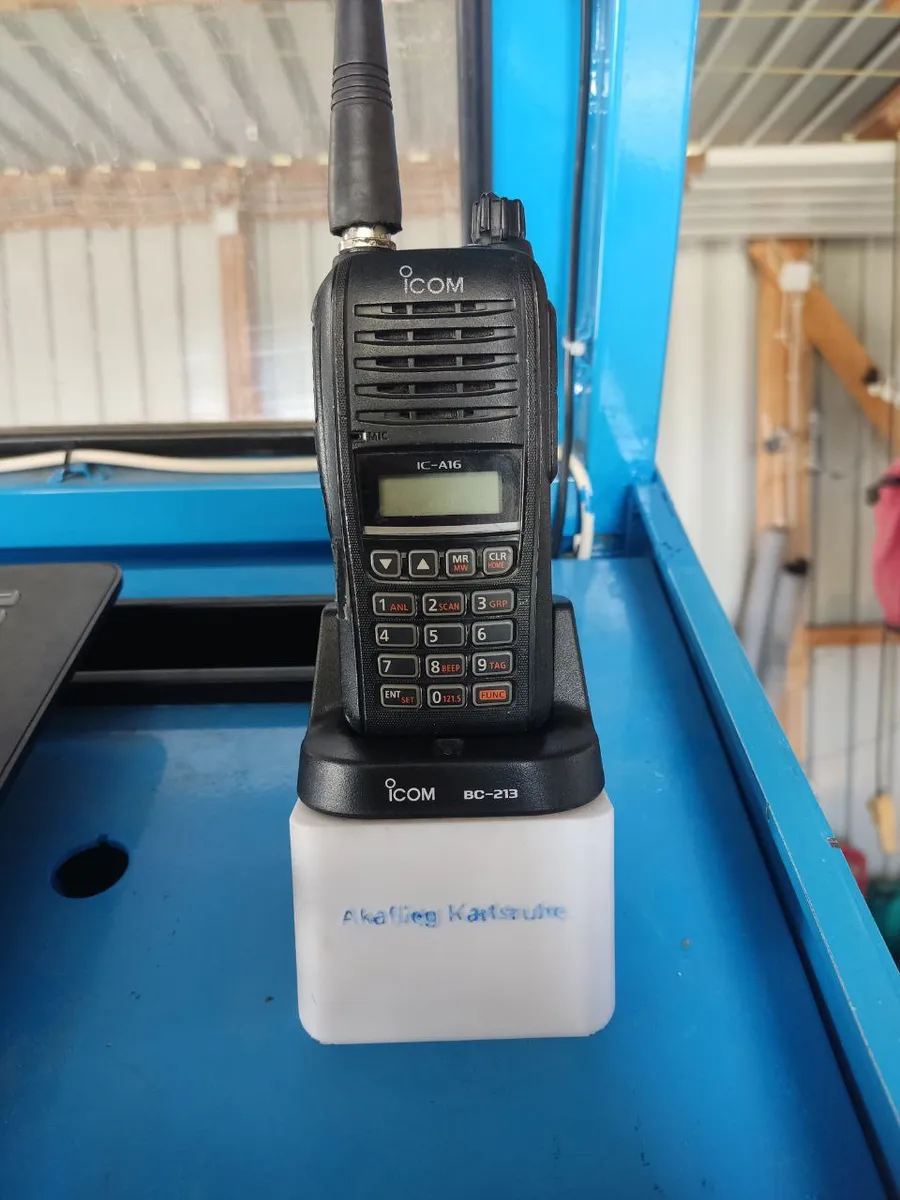 ICOM IC-A16 Halterung | Dockingstation Montage für Winde ESW 2B