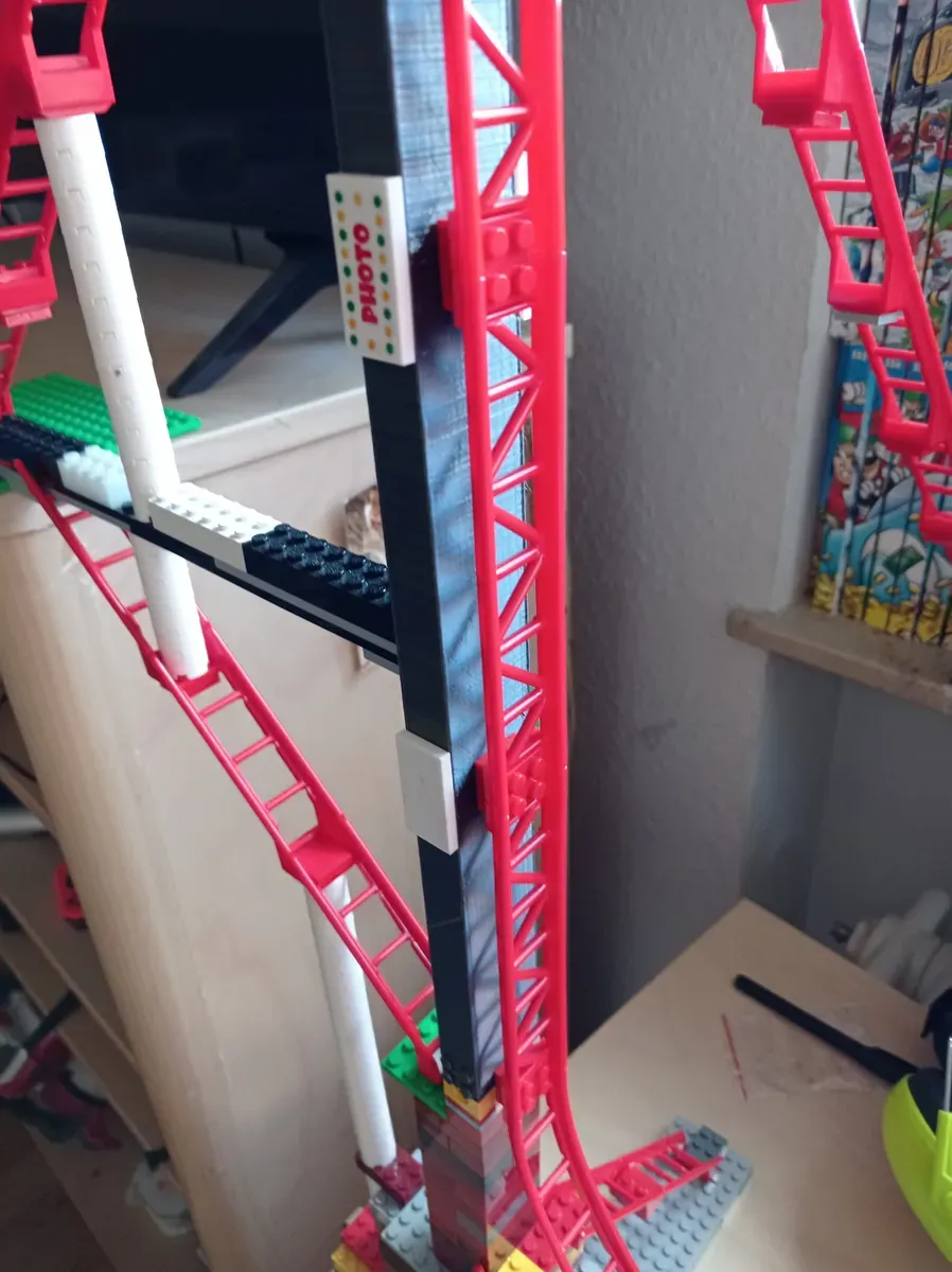 Vertikaler Achterbahn-Schienenhalter | Klemmbaustein Adapter