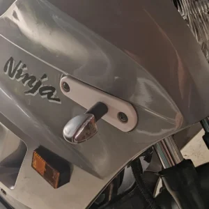 Kawasaki Ninja EX250 Blinker Halterung | Motorrad Ersatzteil