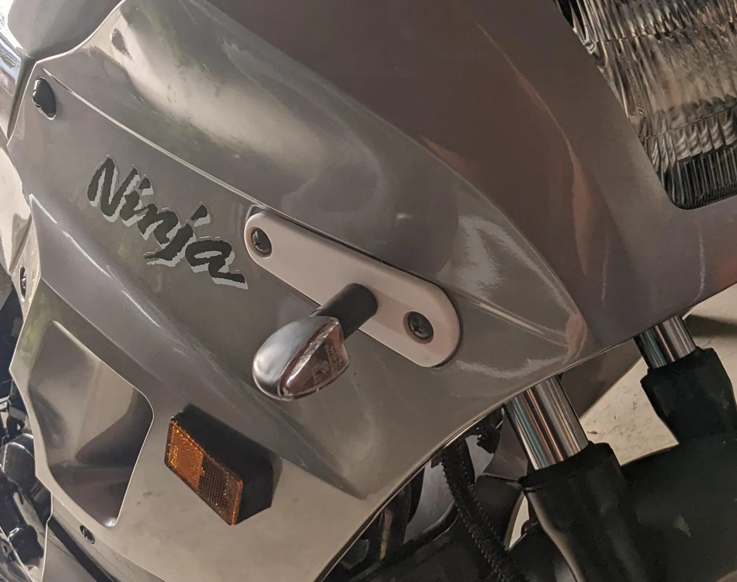 Kawasaki Ninja EX250 Blinker Halterung | Motorrad Ersatzteil