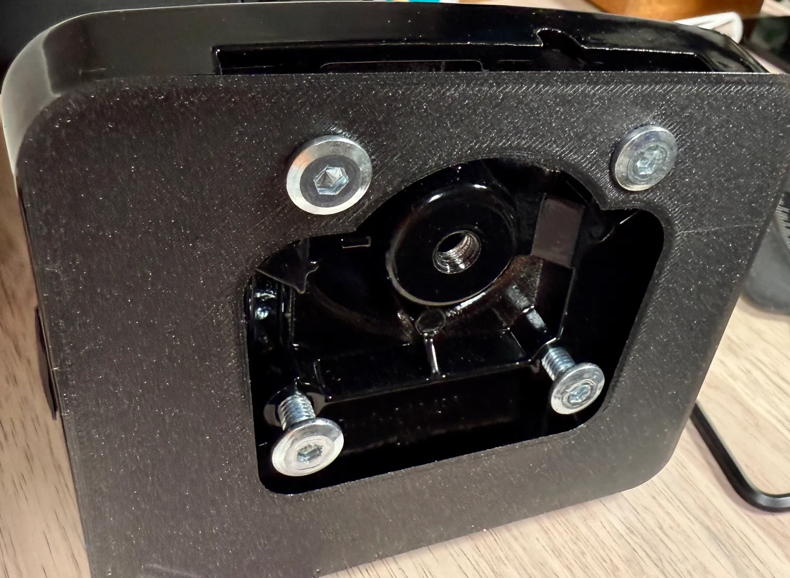 Invision MX450 Monitorarm Erhöhung | Stabilität & Schutz