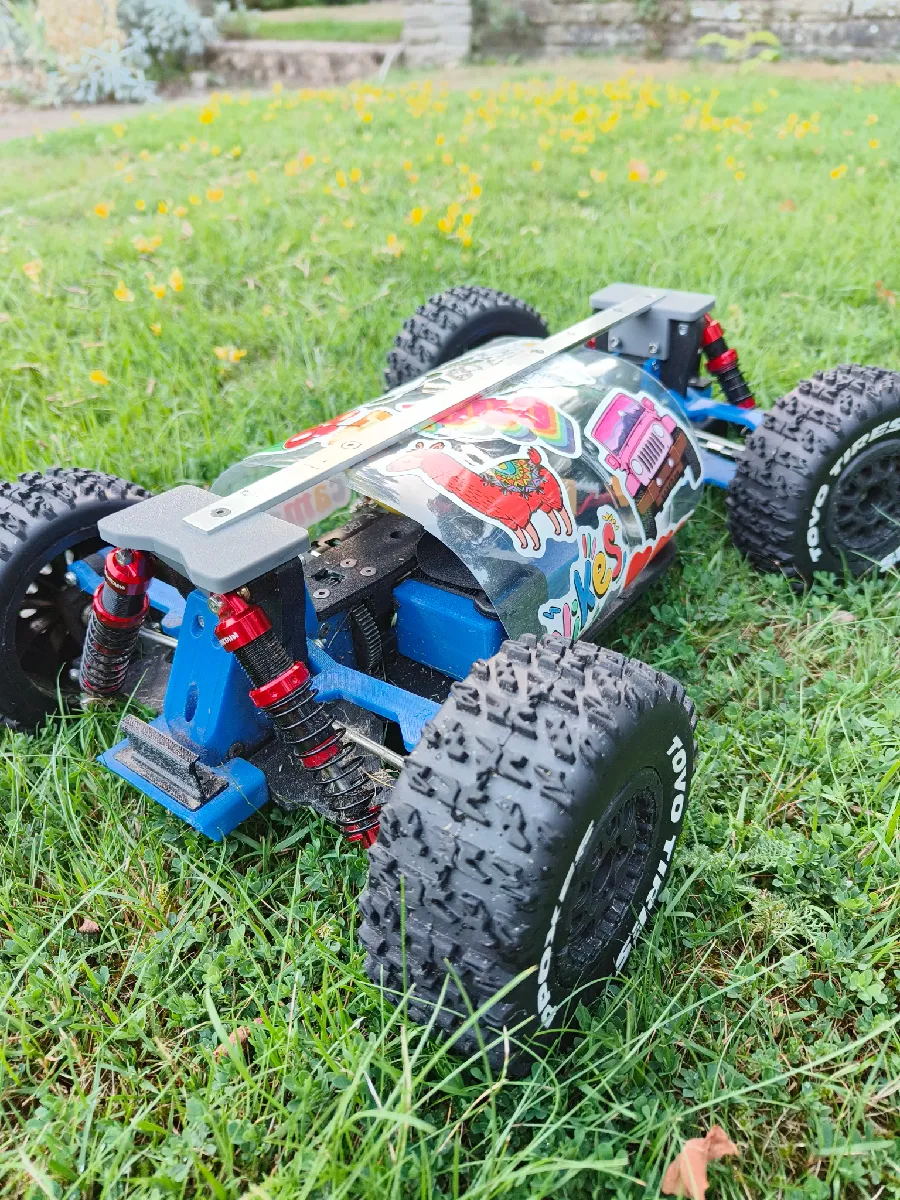 Robak 2.2 RC Car Karosserie-Halter & Dämpferschutz | Modellbau
