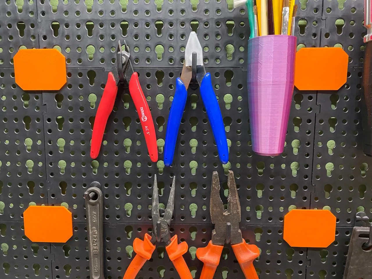 Lochwand-Verbinder Clip | Werkstatt-Organisation & Fixierung - image3 Lochwand-Verbinder Clip | Werkstatt-Organisation & Fixierung – Bild 3