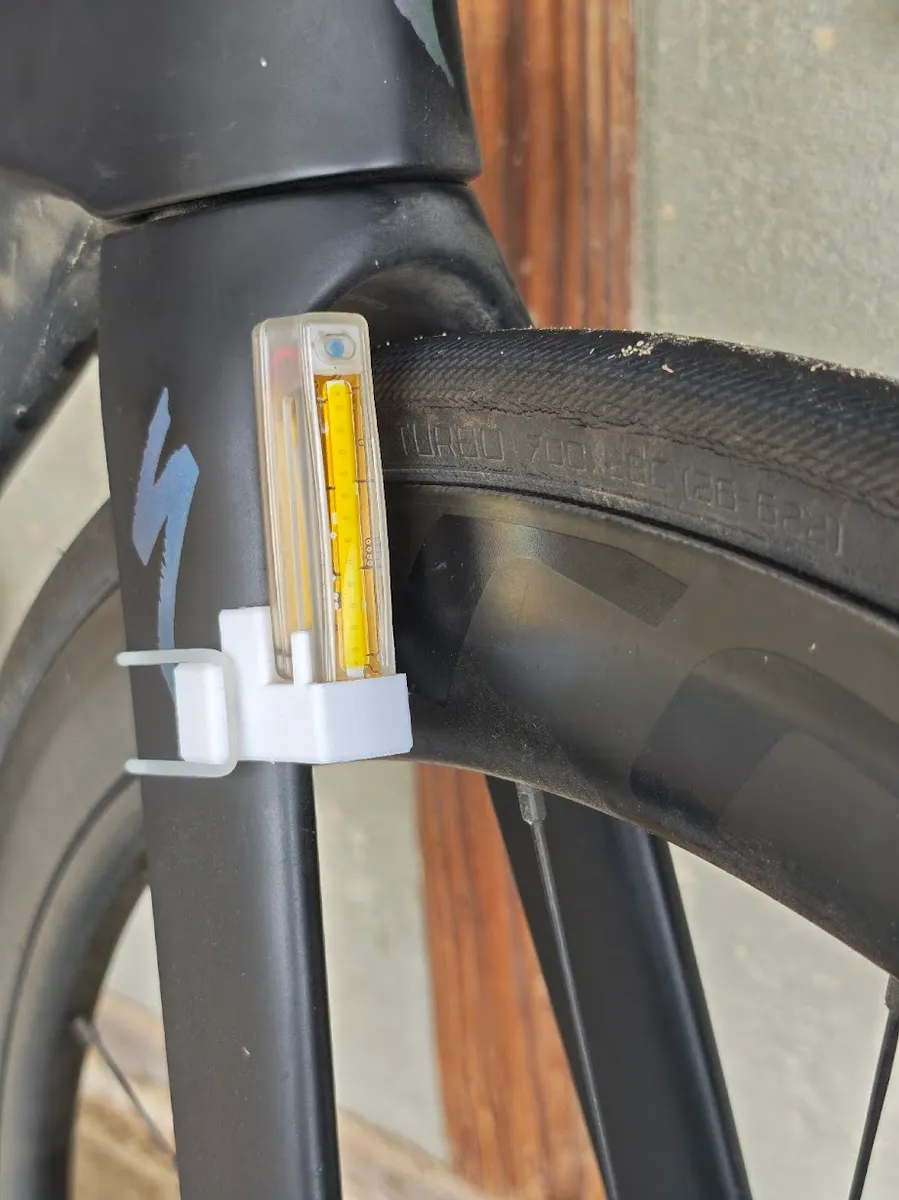 Knog Plus Halterung Aero-Gabel | Magnetische Fahrradlicht-Halterung