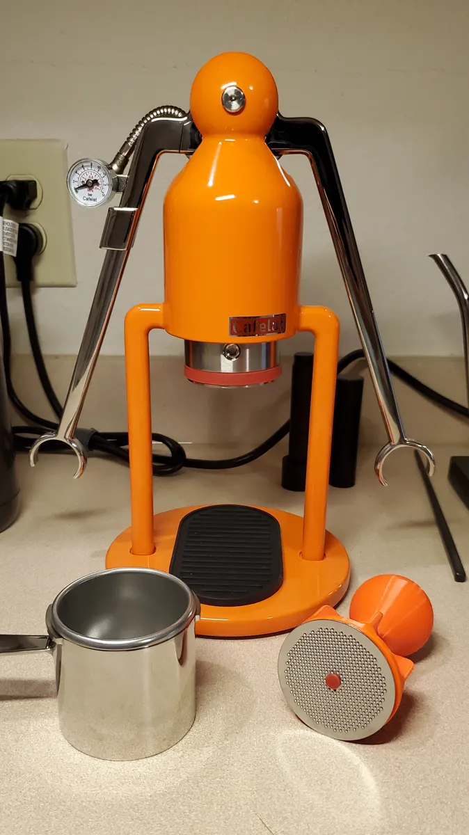 Cafelat Robot Screen Tamper | Selbstnivellierender Espresso-Tamp - image3 Cafelat Robot Screen Tamper | Selbstnivellierender Espresso-Tamper – Bild 3