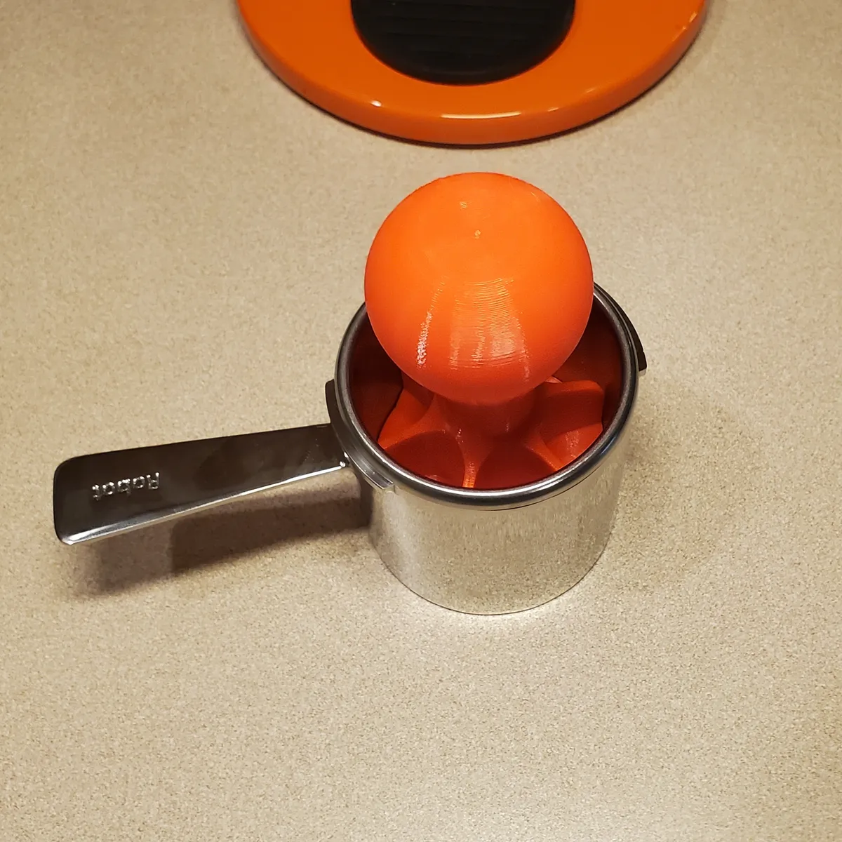 Cafelat Robot Screen Tamper | Selbstnivellierender Espresso-Tamp - image4 Cafelat Robot Screen Tamper | Selbstnivellierender Espresso-Tamper – Bild 4