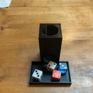 Mini Würfelturm mit Auffangschale | Kompakter Dice Tower