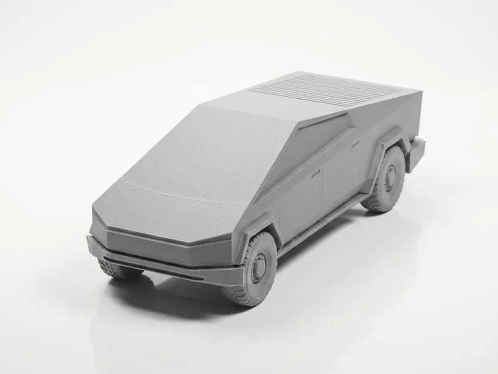 Tesla Cybertruck Modell | Futuristische Sammlerfigur - image3 Tesla Cybertruck Modell | Futuristische Sammlerfigur – Bild 3