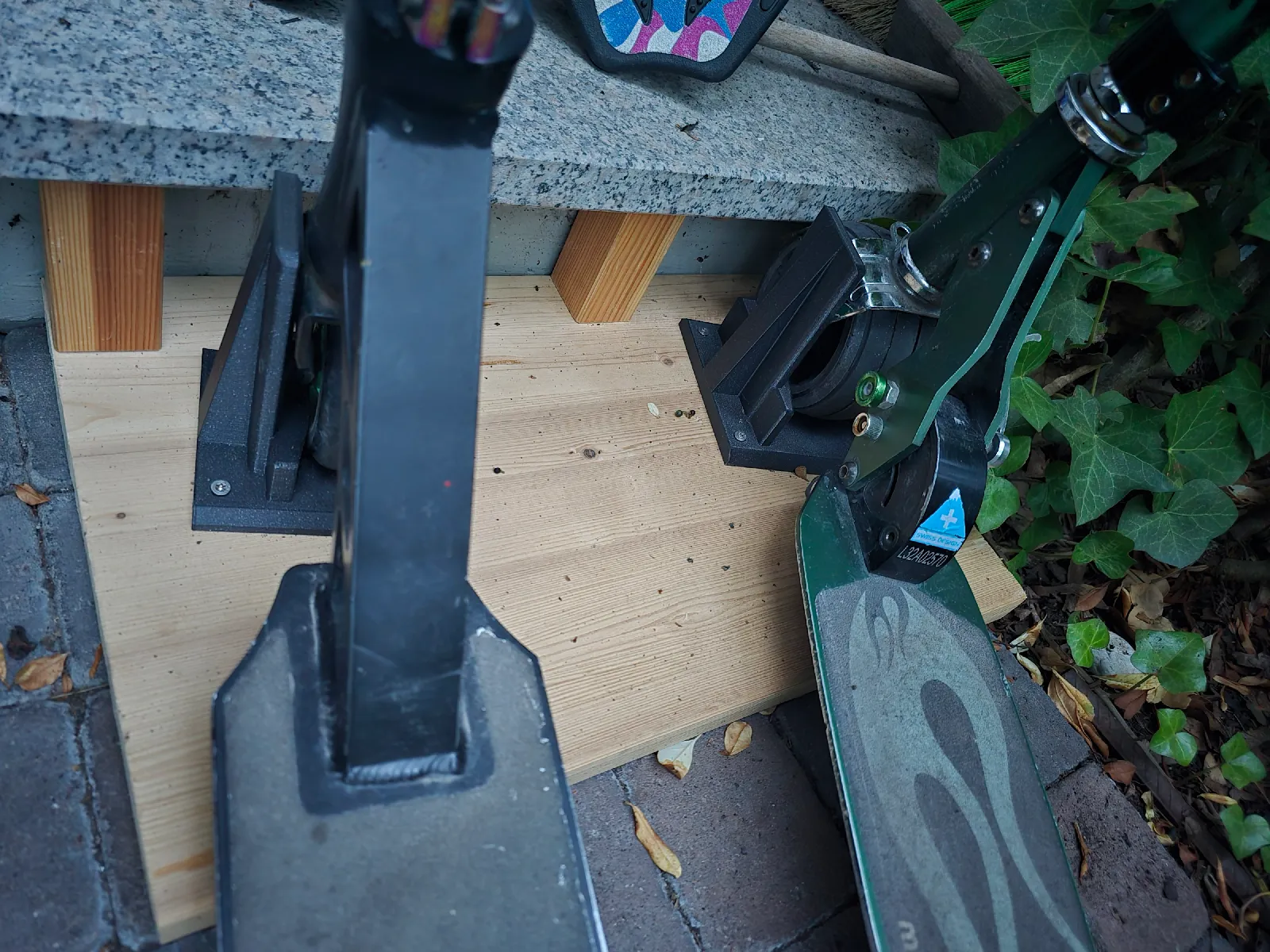 Micro Rocket Scooter Ständer | Bodenhalterung für Big Wheels