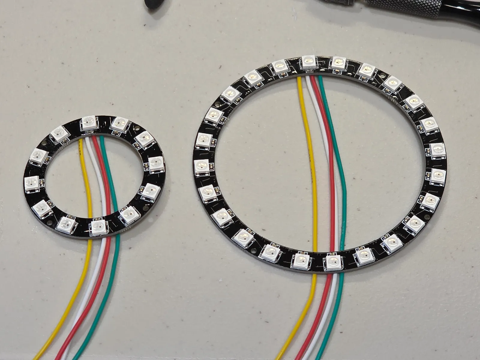 Hybrid LED Ring & Stepper Motor Uhr | Moderne Tischuhr - image13 Hybrid LED Ring & Stepper Motor Uhr | Moderne Tischuhr – Bild 5