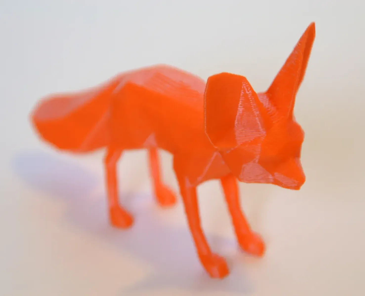 Fennec Fox Low-Poly Figur | Deko-Wüstenfuchs für Sammler