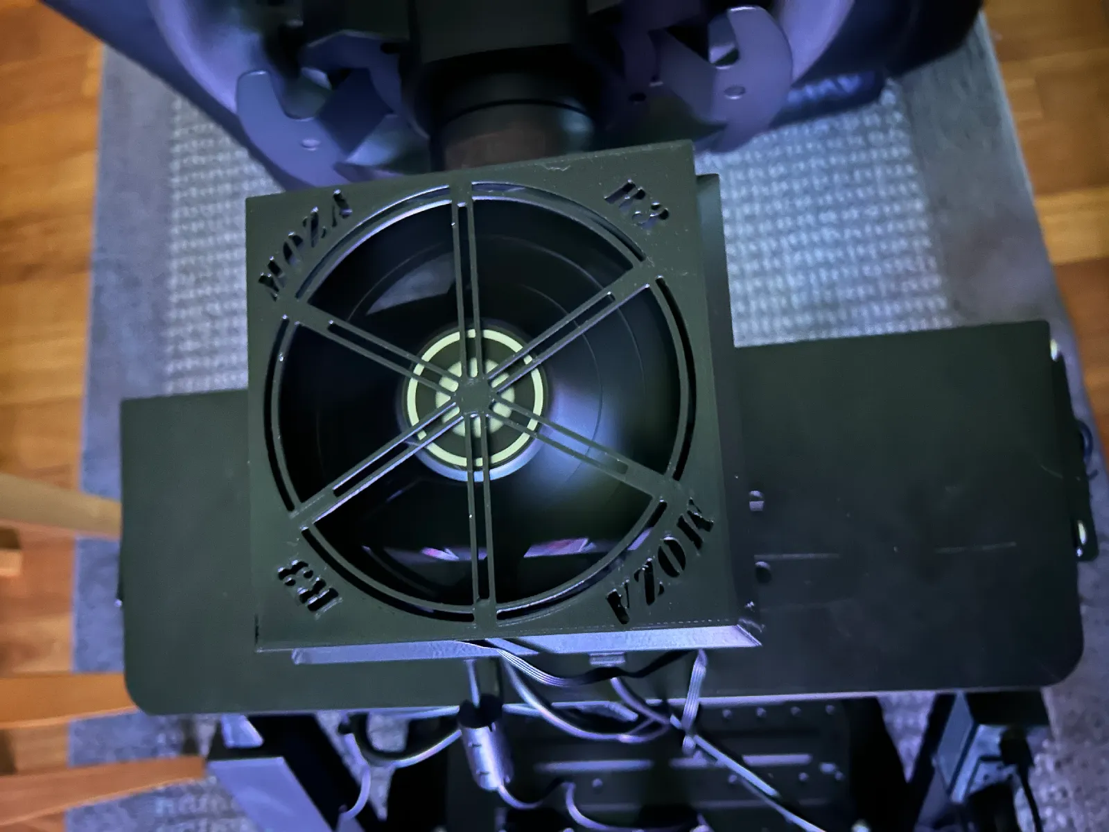 Moza R3 Lüfterhalterung 120mm | Sim-Racing Kühlung