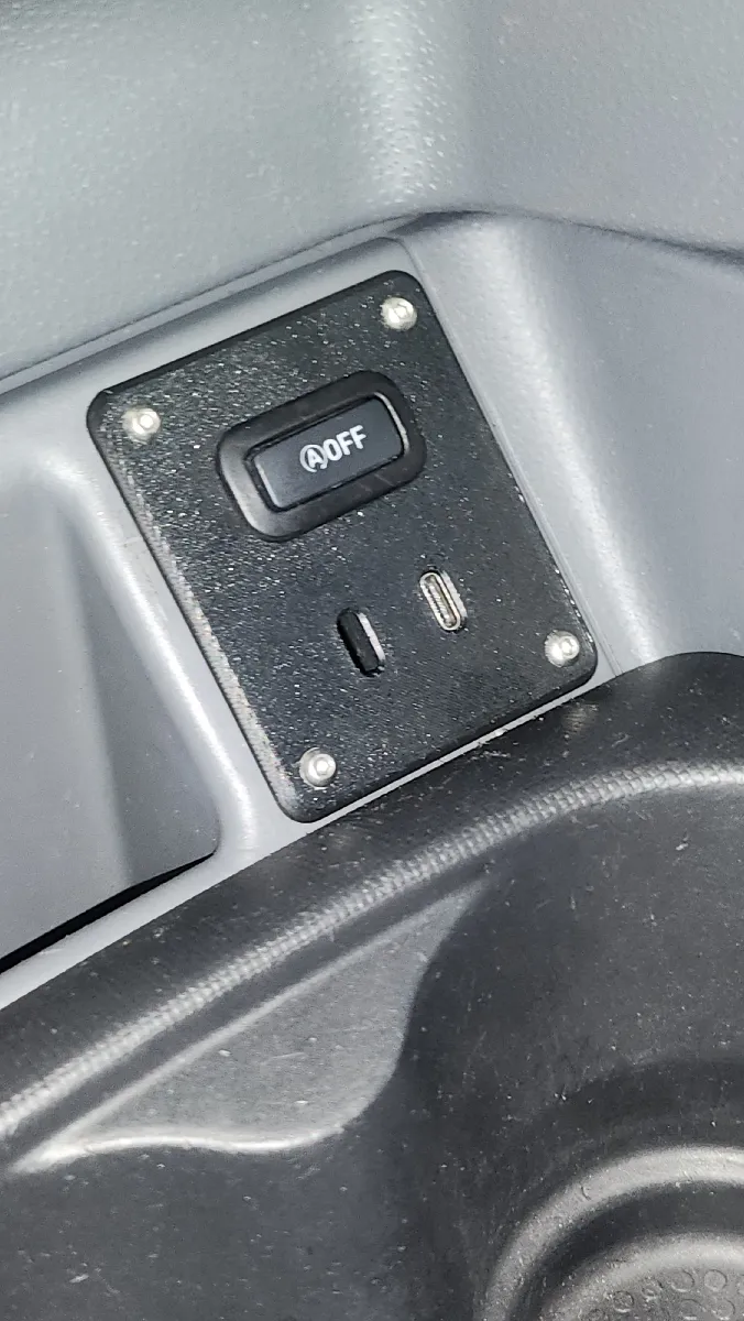 Seat Ibiza 6j USB-C Adapter | Mittelkonsole Upgrade