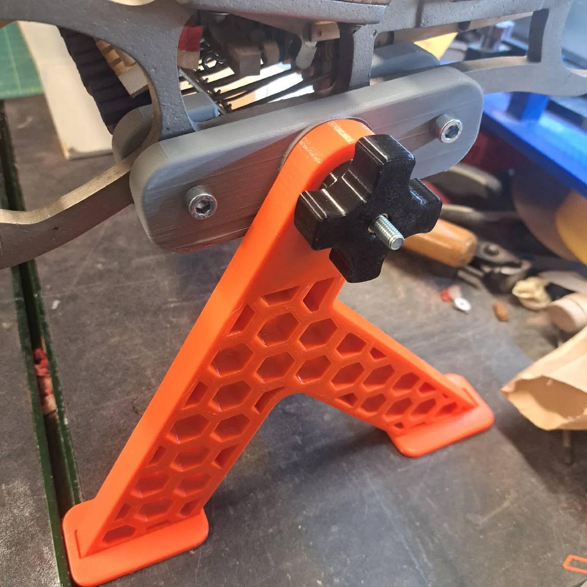Klavier-Mechanik Ständer & Klebelehre | Werkstatt-Hilfsmittel - image4 Klavier-Mechanik Ständer & Klebelehre | Werkstatt-Hilfsmittel – Bild 6