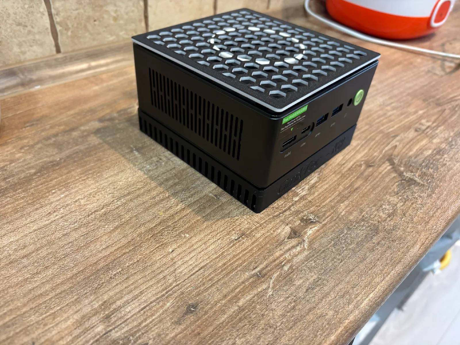 Gmktec K8 Plus Standfuss | Mini-PC Halterung - image3 Gmktec K8 Plus Standfuss | Mini-PC Halterung – Bild 3