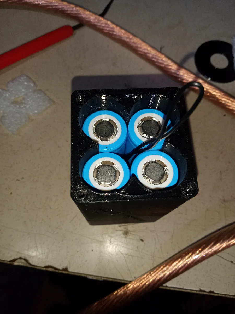 18650 Powerbank Gehäuse | Kompaktes 4-Zellen DIY-Case
