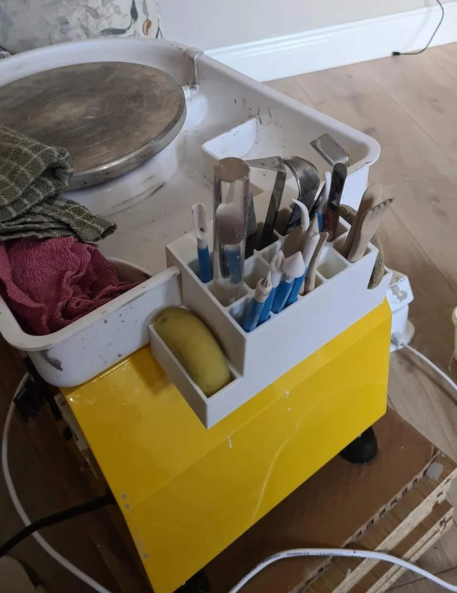 Töpferscheibe Werkzeughalter | Organizer für Keramik-Zubehör - image3 Töpferscheibe Werkzeughalter | Organizer für Keramik-Zubehör – Bild 3