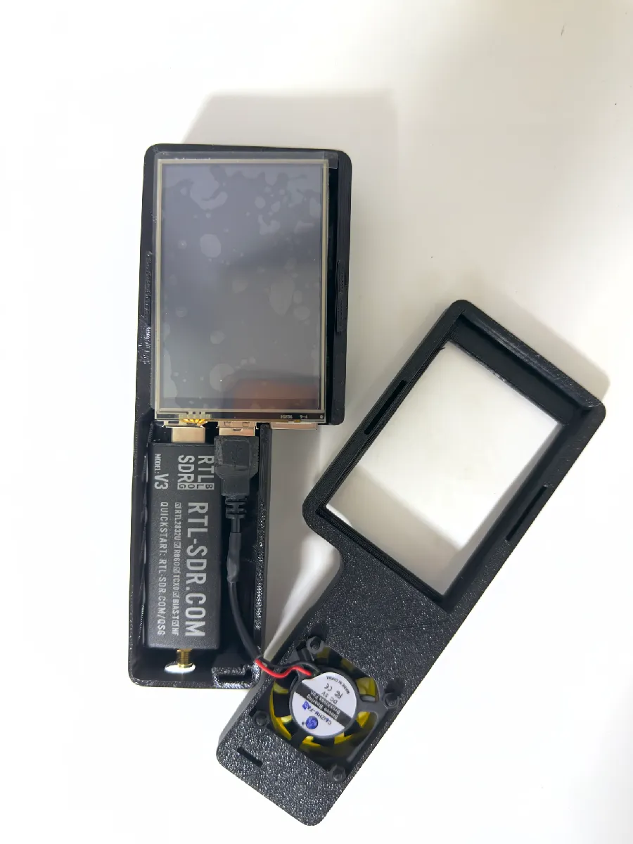 Raspberry Pi 4 SDR ADS-B Gehäuse | Flightradar24 Case - image5 Raspberry Pi 4 SDR ADS-B Gehäuse | Flightradar24 Case – Bild 5