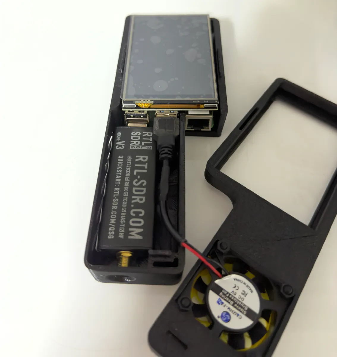 Raspberry Pi 4 SDR ADS-B Gehäuse | Flightradar24 Case - image6 Raspberry Pi 4 SDR ADS-B Gehäuse | Flightradar24 Case – Bild 6