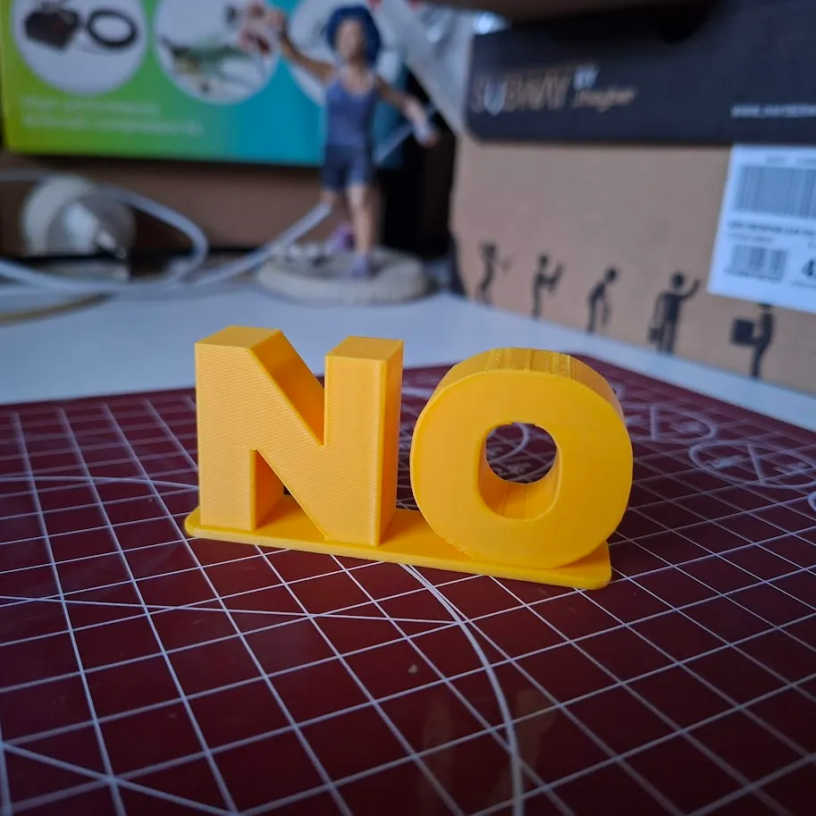 SOLID 3D NO Aufsteller | Deko-Schriftzug für Büro & Schreibtisch
