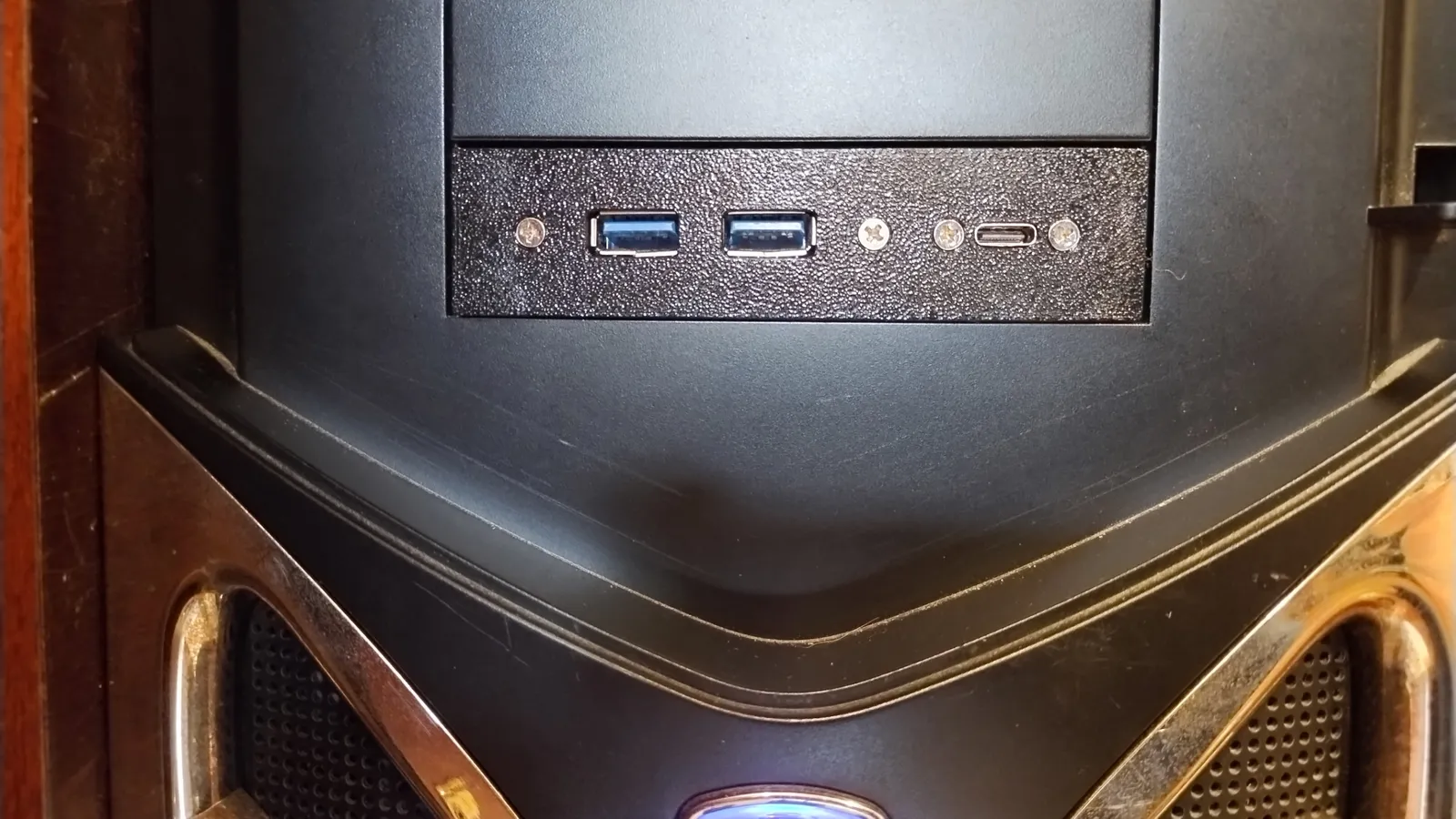 3.5 Zoll USB-C & USB-A Frontblende | PC Gehäuse Erweiterung