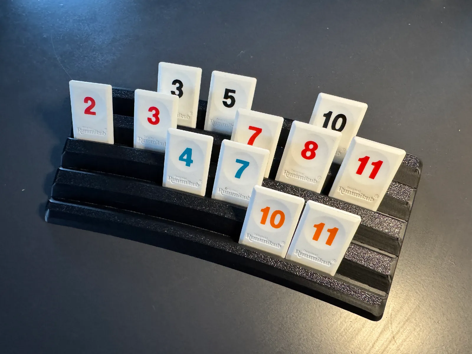 Rummikub Halter 4 Reihen | Stapelbarer Spielstein-Organizer