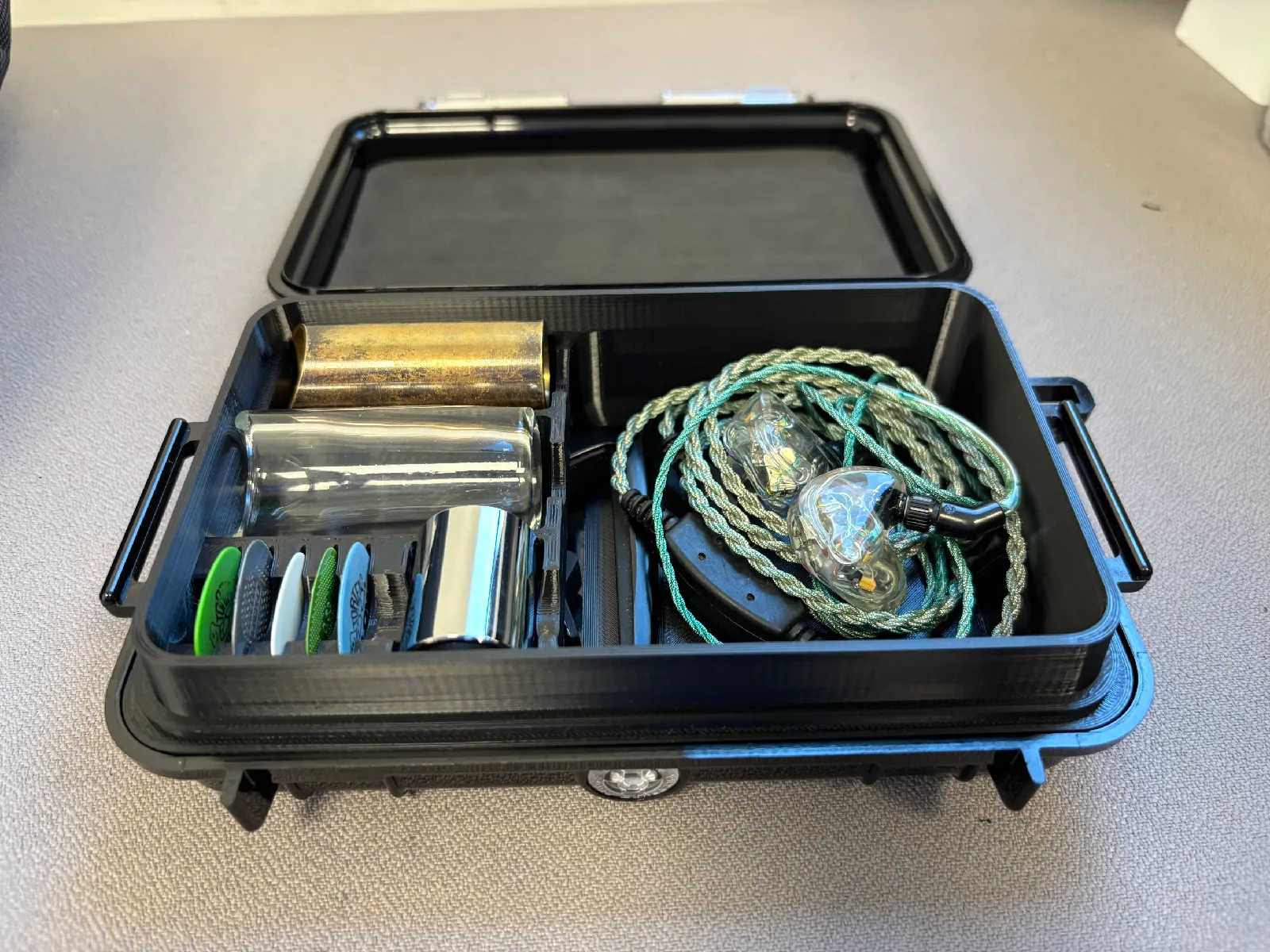 Pelican Case 1040 Custom Gitarrenzubehör-Einsatz