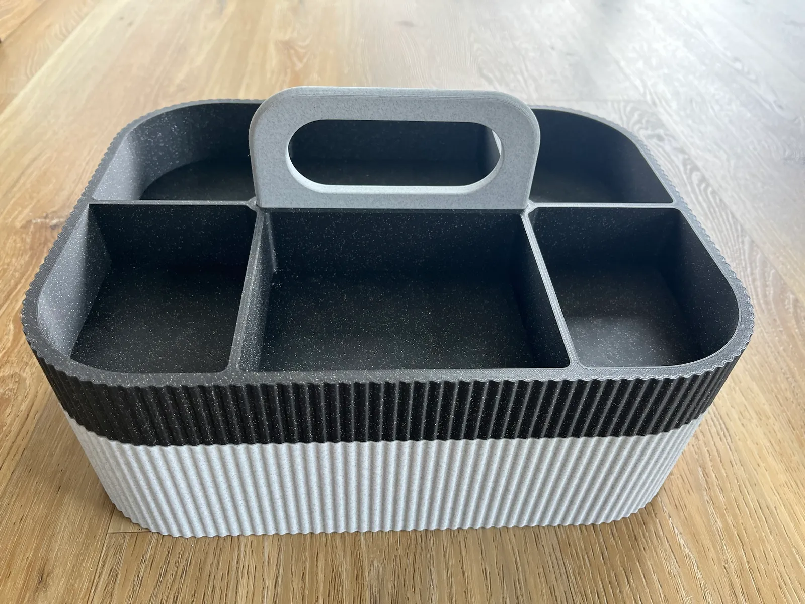 Modulare Näh- und Werkzeugbox mit massivem Tragegriff
