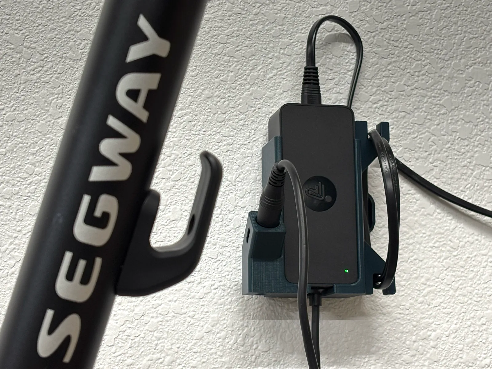 Segway E-Scooter Wandhalterung für Ladegerät