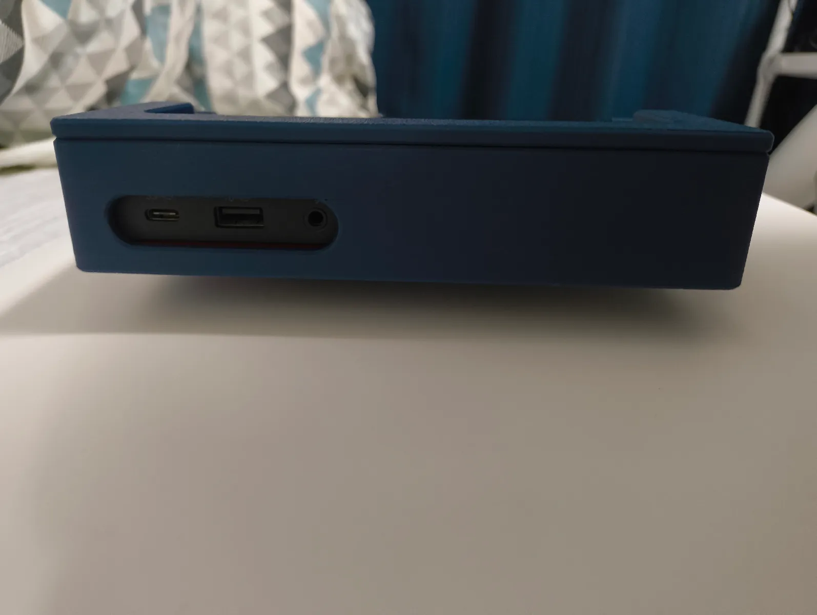 VESA Halterung für Lenovo ThinkPad USB-C Dock Gen2 (40AS) - image3 VESA Halterung für Lenovo ThinkPad USB-C Dock Gen2 (40AS) – Bild 3