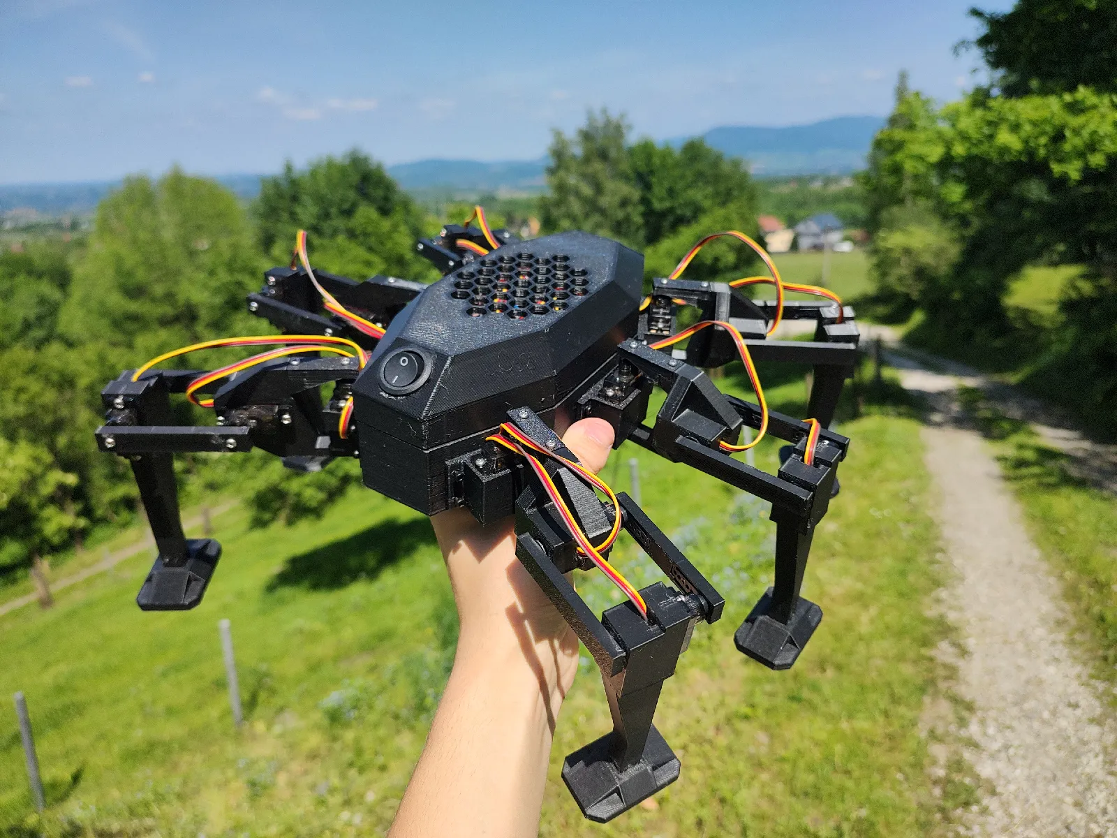 Hexapod Roboter Chassis Bausatz für ESP32 & 18 Servos