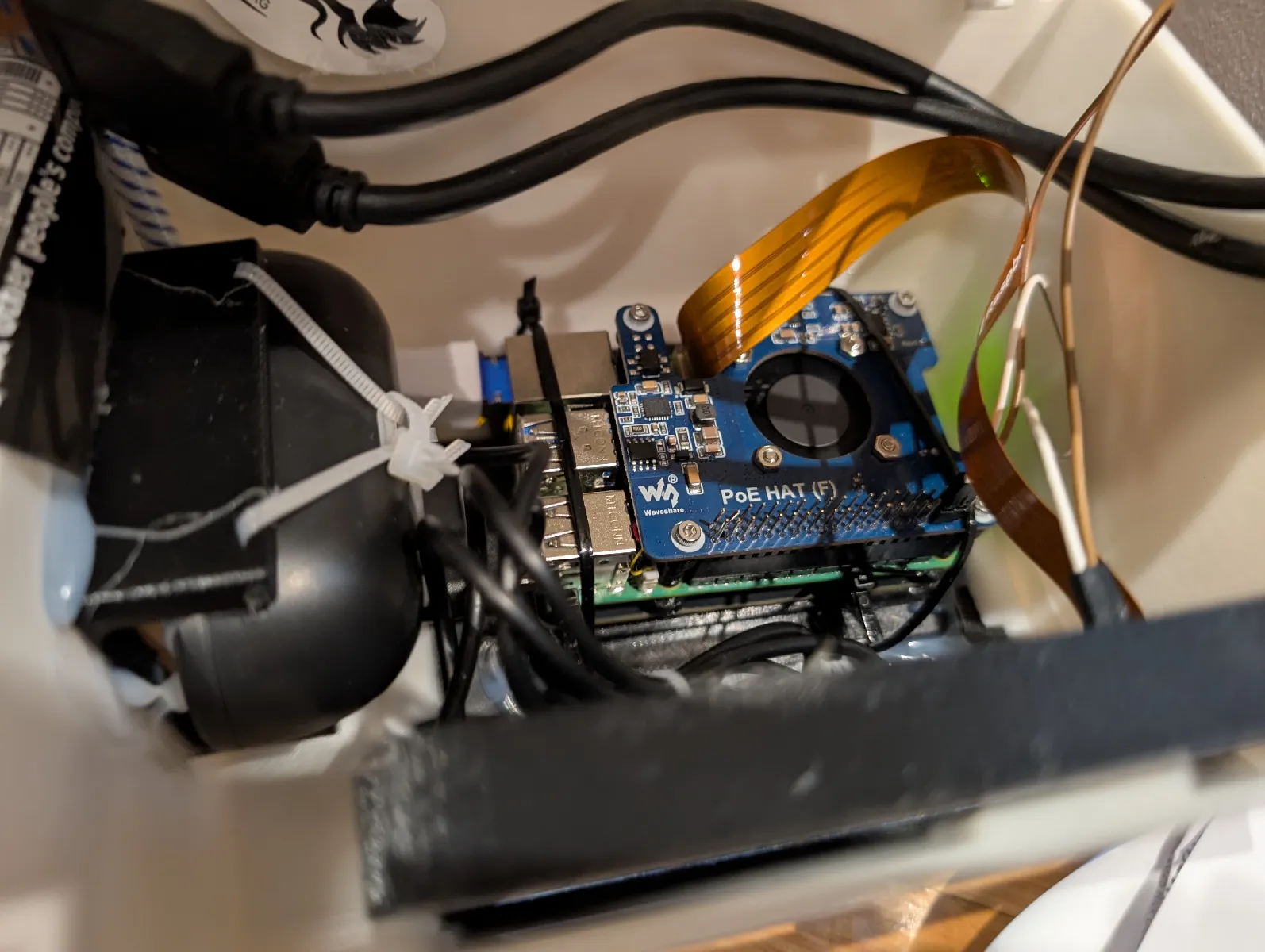 Cyberdeck Montage-Halterung für NVMe-Base und USB-Lautsprecher