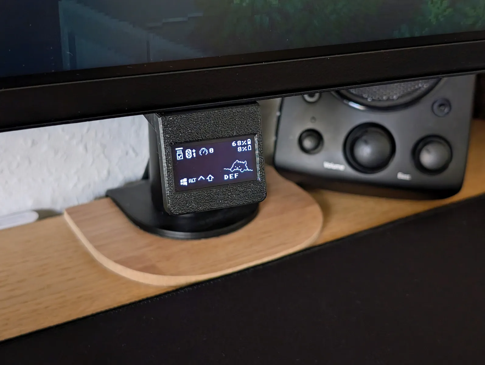 ZMK-Tastatur-Dongle-Gehäuse zur Monitor-Montage