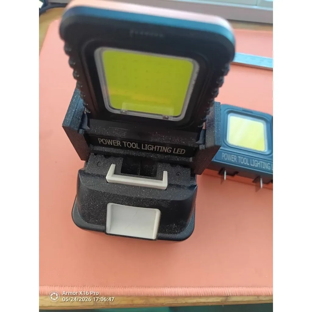 Akkuhalterung und Schutz-Cover für LED-Arbeitslicht