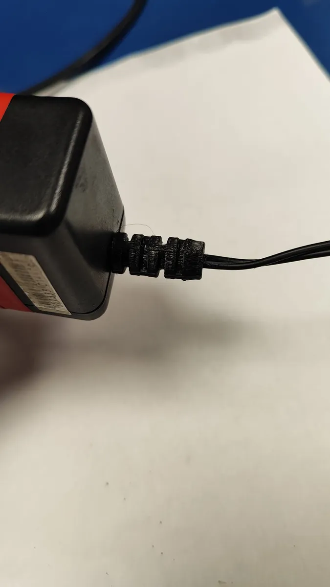 Flexibler Kabelknickschutz für Netzkabel