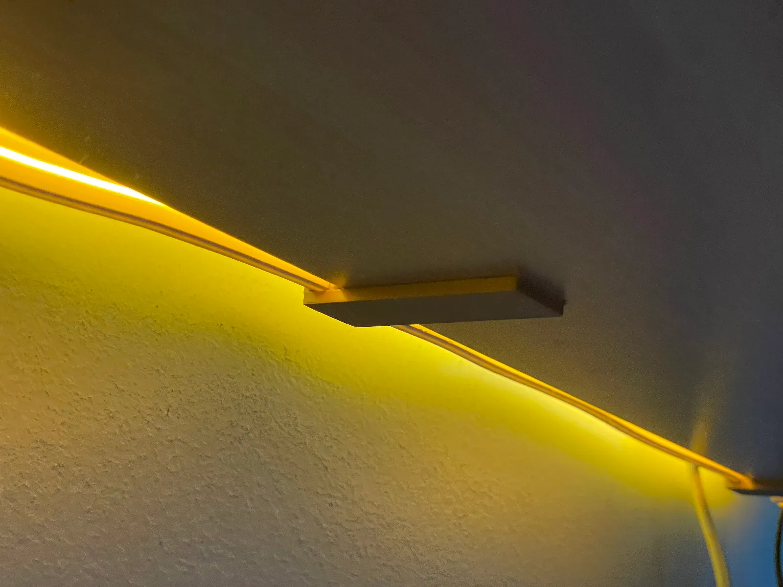LED-Lichtschlauch Tischhalterung - image3 LED-Lichtschlauch Tischhalterung – Bild 3